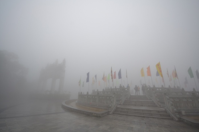 hong-kong-po-lin-monastery-fog