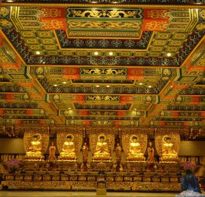 hong-kong-po-lin-monastery-gold-everywhere